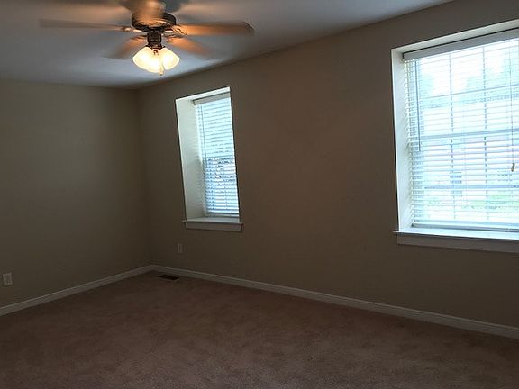 4th image of 421 N Amsterdam Ct