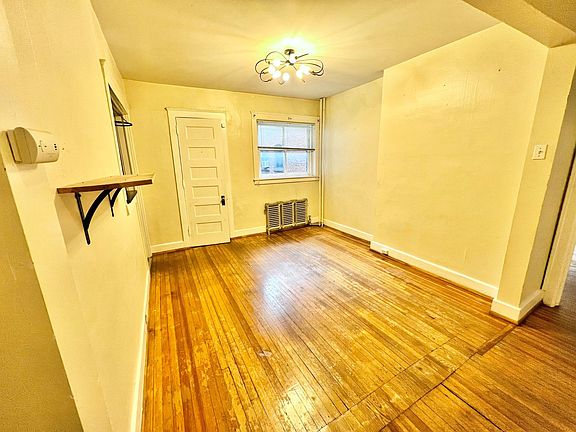 5th image of 1960 N Sherman St #1B-1Ba-620Sqft