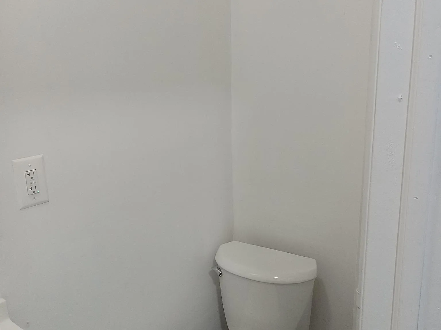 2 bed, 900 sqft, $2,400 — Photo 1
