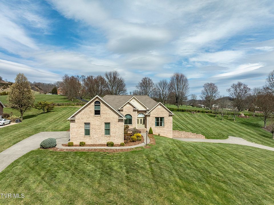 1st image of 213 Keeland Dr