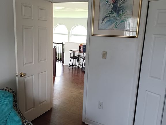 4th image of 9 Penny Ln