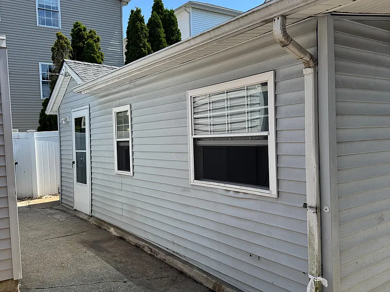 113-15 E Andrews Ave #6 — Photo 2