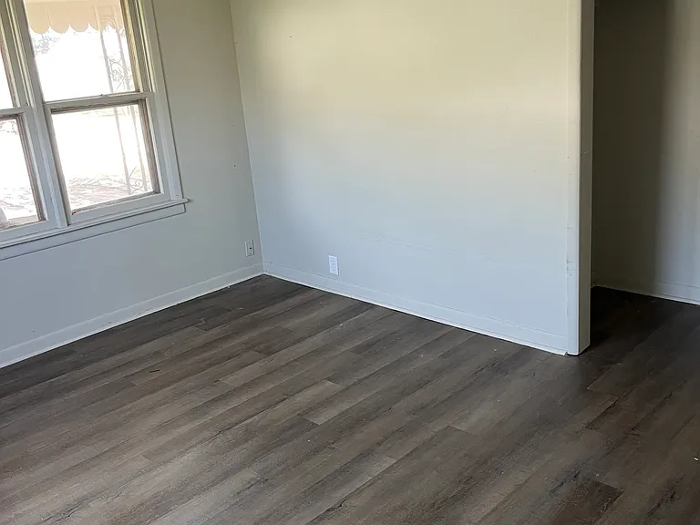 122 Hillside St — Photo 6