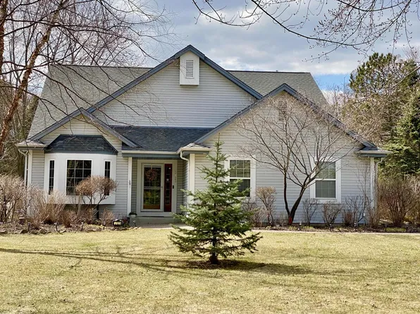 3123 Center ROAD, Cedarburg, WI 53012