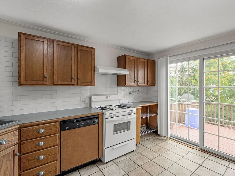 38 Beltzhoover Ave — Photo 3