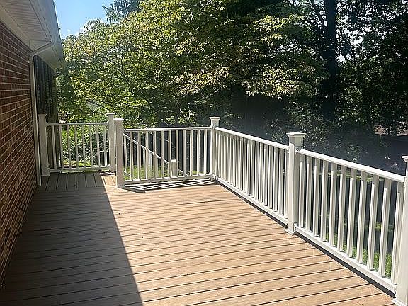 5th image of 19497 Oakwood Dr