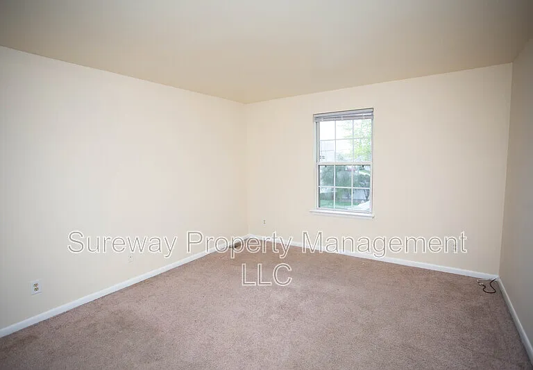 5729 Irving Ave — Photo 15