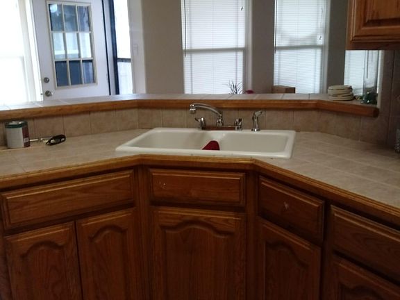 2nd image of 921 Lion Dr