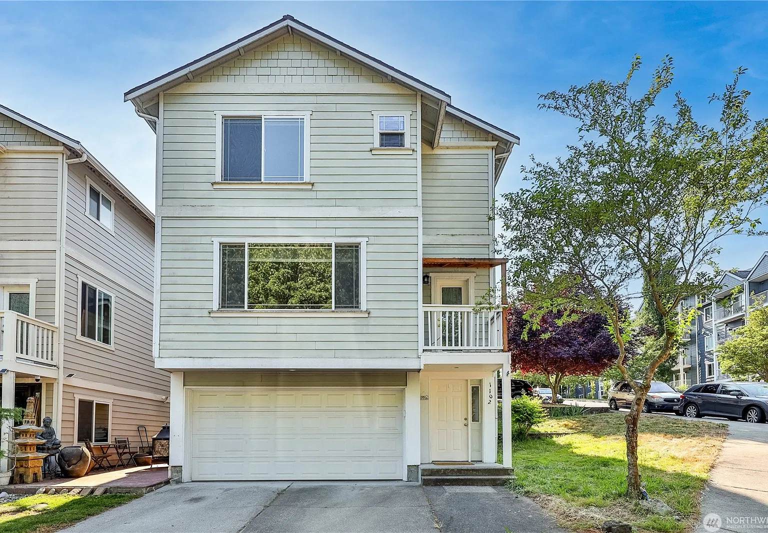 3 bed, 1976 sqft, $3,000 — Photo 2