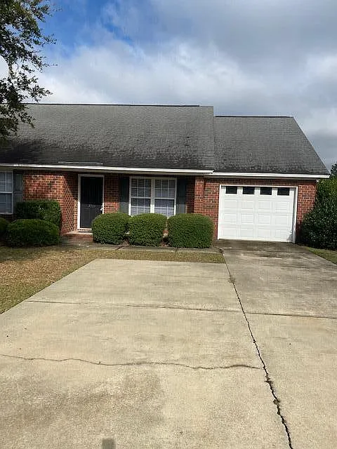 3 bed, 2.0 bath, 1345 sqft, $1,500 — Photo 2