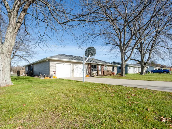 6175/6177 Aubill Dr, Eau Claire, MI 49111