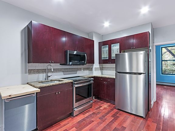 5th image of 602 Lincoln Pl #1