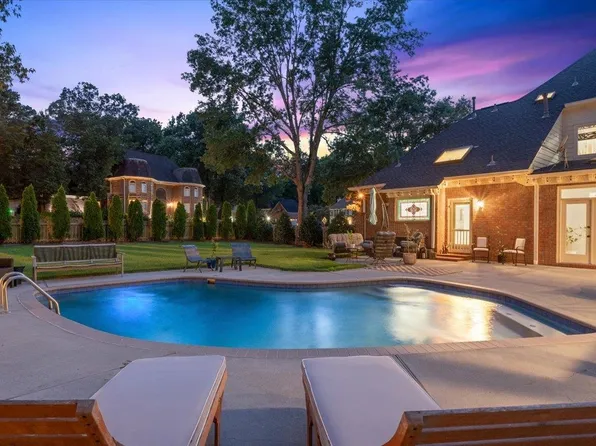 2668 Oakleigh Ln, Germantown, TN 38138