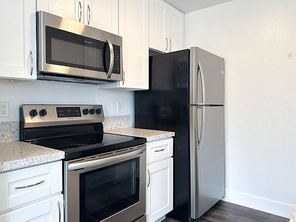 5th image of 4337-4339 38th St #3