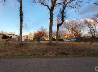 213-223 Hall St, Dunellen, NJ 08812