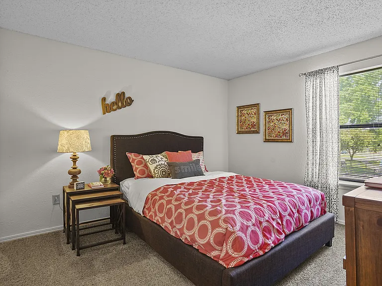 Raintree Apartments — Photo 24