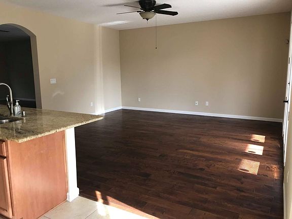 4th image of 428 Gianna Way