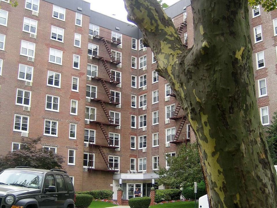 1st image of 350 Richmond Ter APT 3K