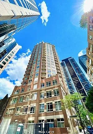 100 Hayden St #701