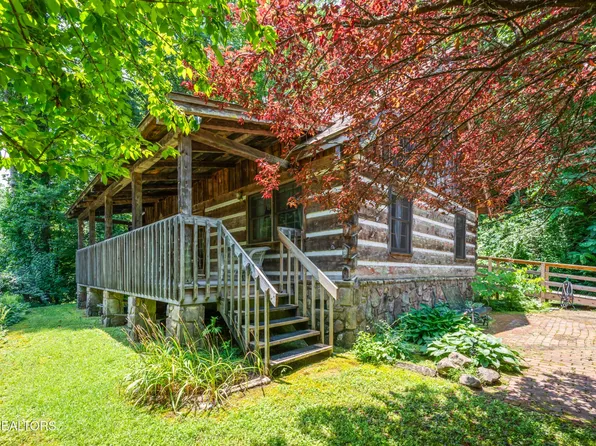 727 Hidden Valley Rd, Gatlinburg, TN 37738
