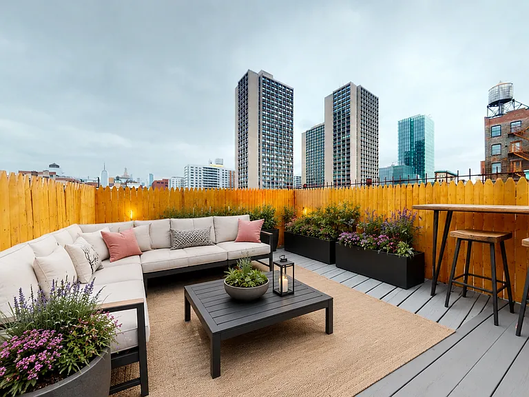 480 W Broadway #4 — Photo 1