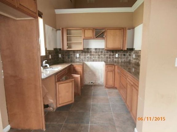 4th image of 948 NW 205th St