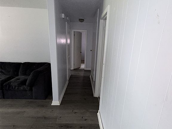 4th image of 2604 N Hickory St