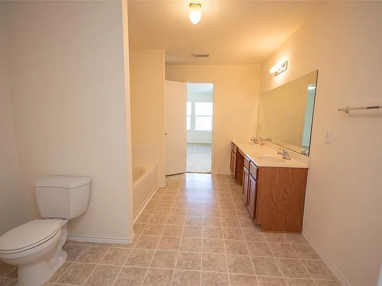 310 Falling Pine Dr — Photo 11