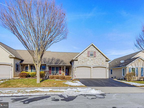 2nd image of 730 Heather Rdg