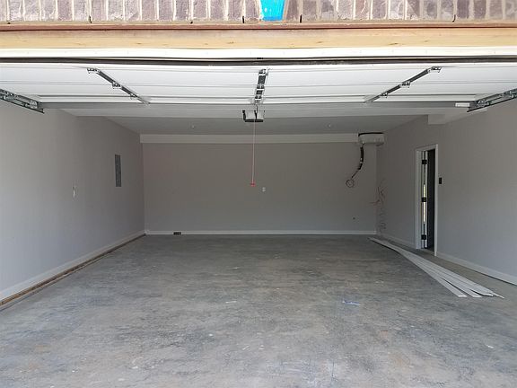 2nd image of 3531 Oak Creek Dr