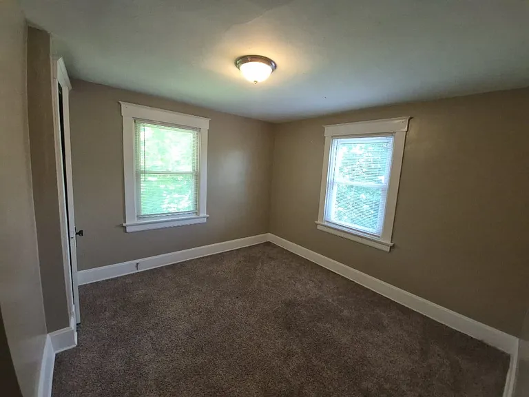 4939 Western Hills Ave — Photo 11