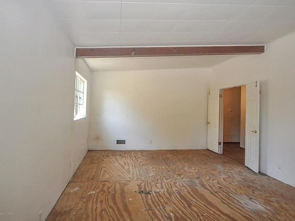 5th image of 4223 Lauderdale Ave