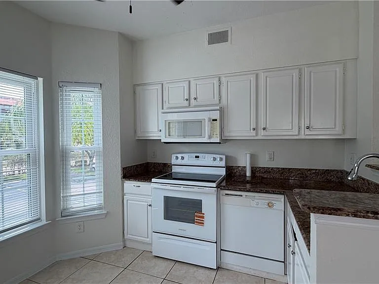 23500 Walden Center Dr #210 — Photo 3