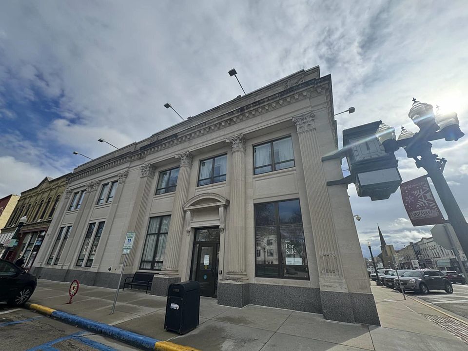1st image of 502 Oak St