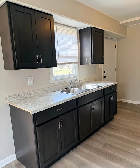 208 Barder Ave #208 — Photo 5