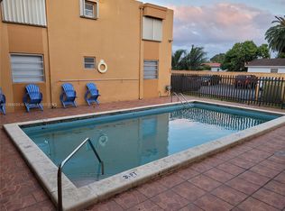 8990 SW 24th St APT 224, Miami, FL 33165