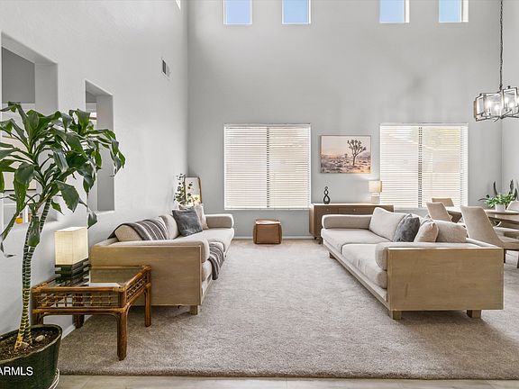 3rd image of 6925 W SOUTHGATE Avenue