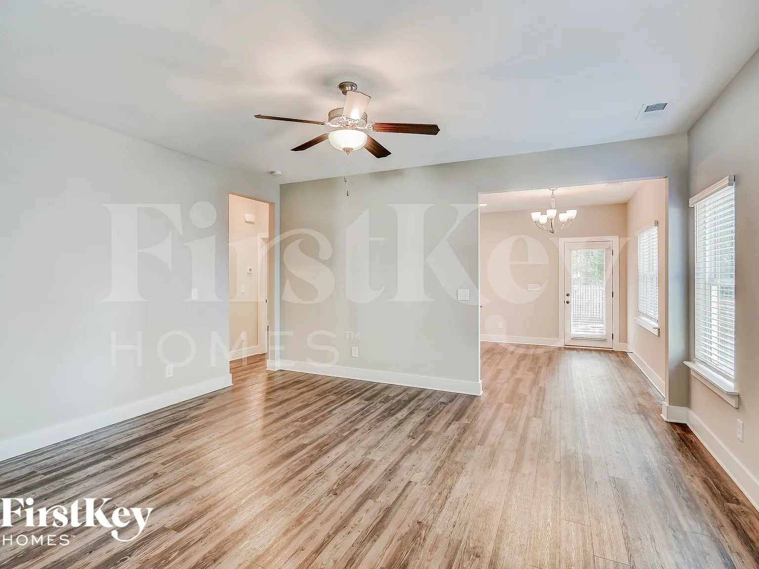 3 bed, 2.0 bath, 1266 sqft, $2,505 — Photo 3