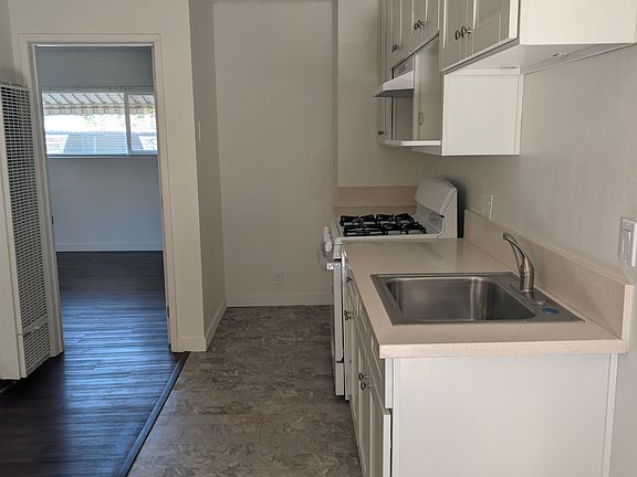 5th image of 265 Lucas Ave APT 5