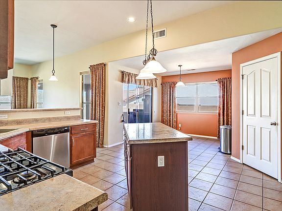 5th image of 861 Loma Pinon Loop NE