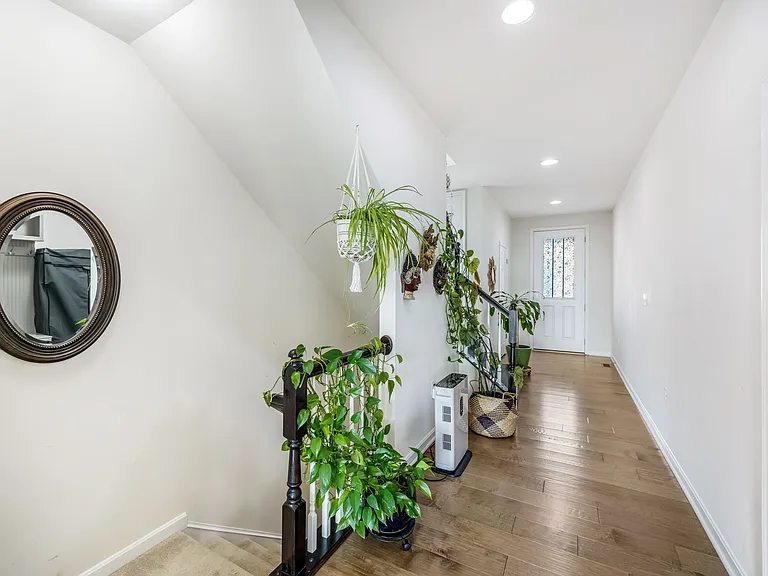 309 Boxelder Dr — Photo 5