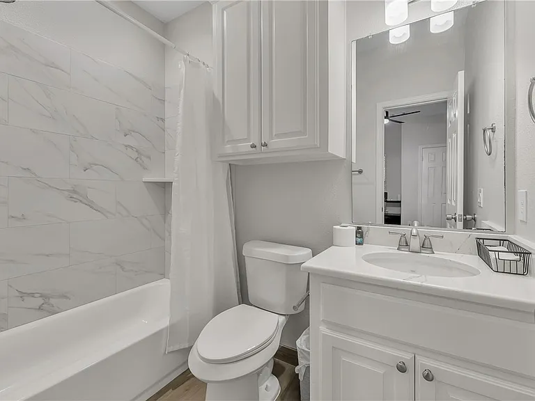3800 Blackhawk Ln — Photo 11