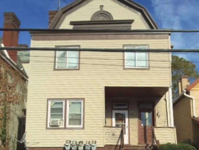 34 Grant Ave #2R — Photo 6
