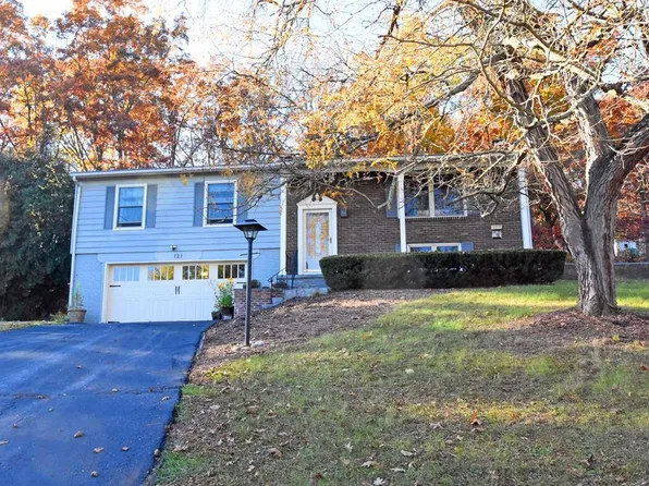 121 Bradley Ct, Horseheads, NY 14845
