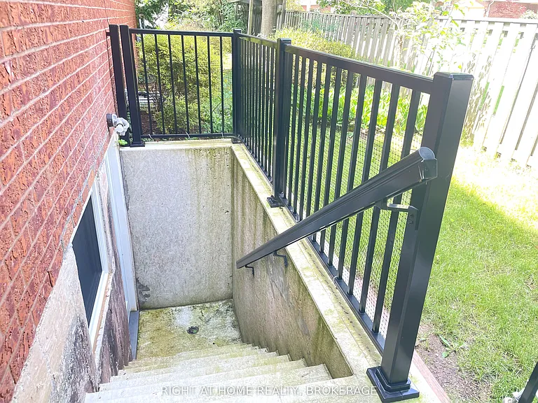 1163 Rosethorne Rd #LOWER — Photo 5
