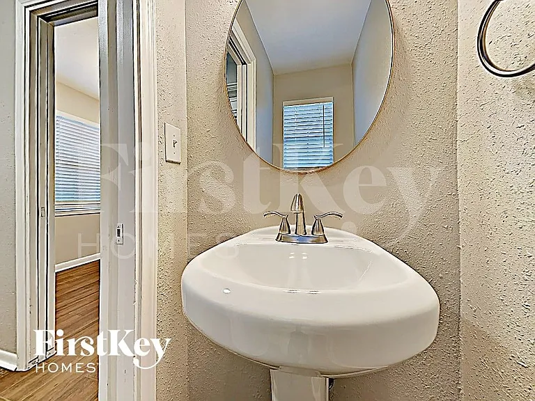 2511 Riverlawn Dr — Photo 14