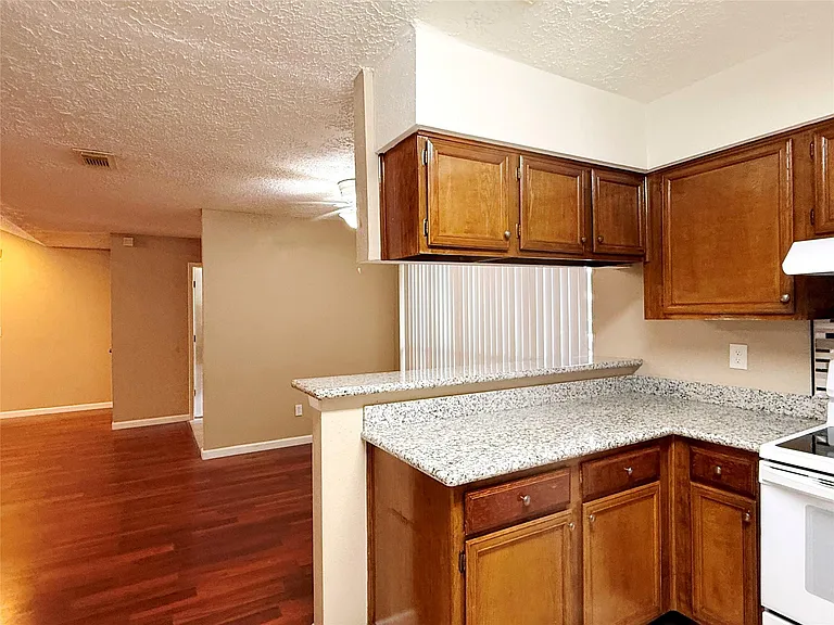 4923 Kentwalk Dr — Photo 10
