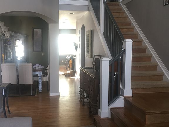 Front Room/Foyer