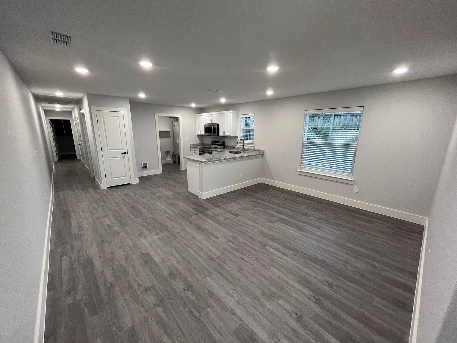 3 bed, 1215 sqft, $1,450 — Photo 3