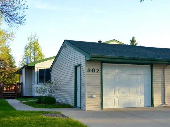 307 12th Ave E, West Fargo, ND 58078